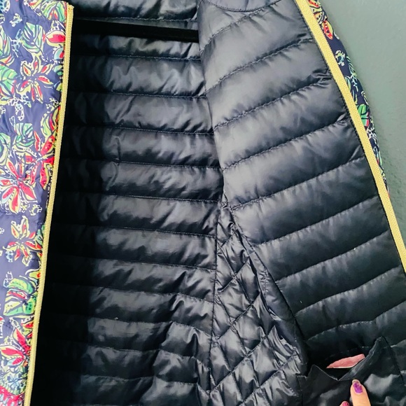 Lilly Pulitzer reversable Puffer style jacket size XS - Picture 7 of 7